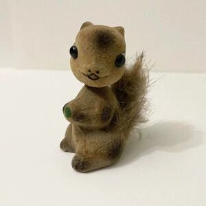 Vtg Small Flocked Squirrel Nodder Fury Tail Bobble Head 3 Inch  Tall Hong Kong